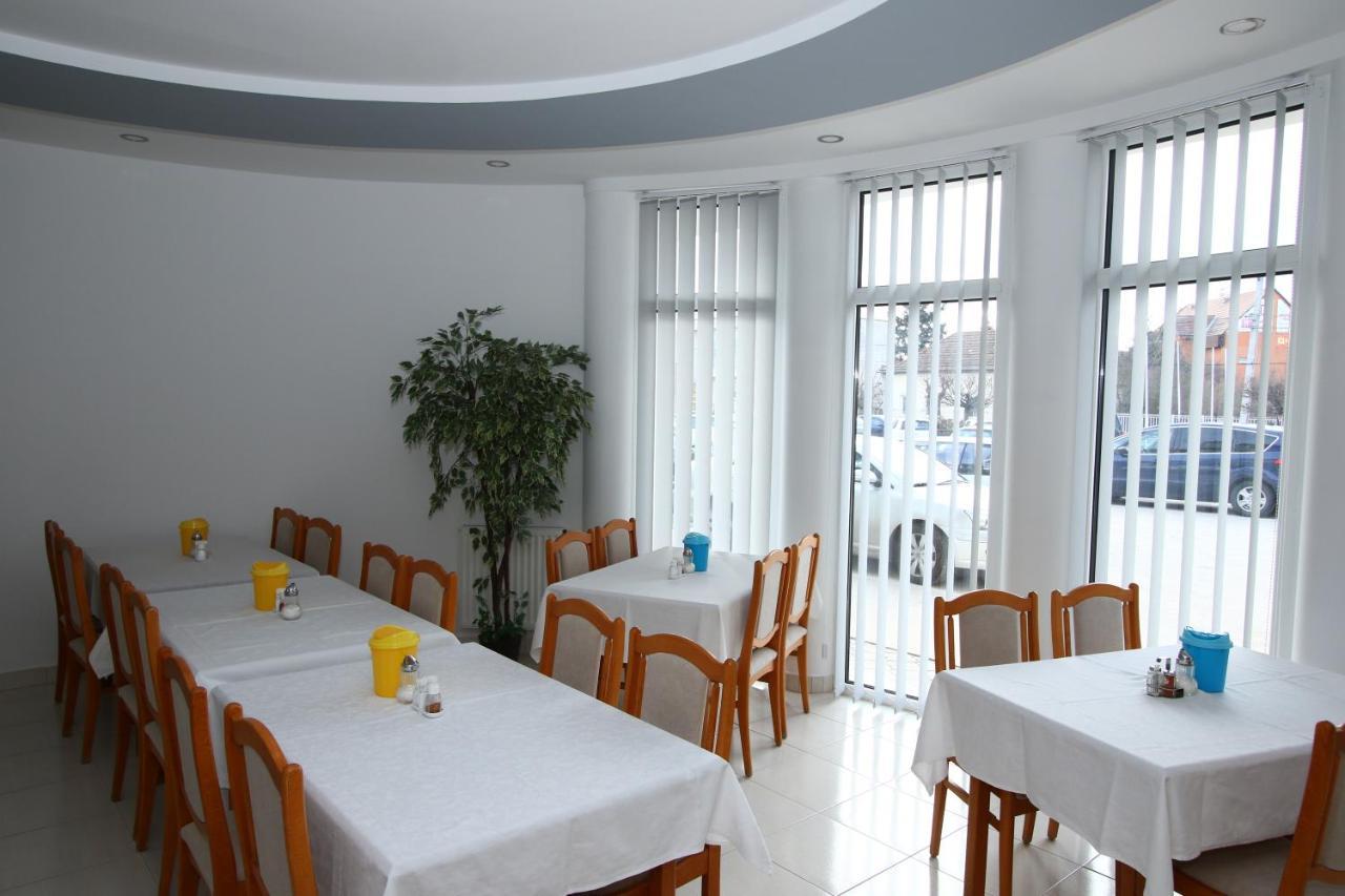 Hotel Aqua Komárom Dış mekan fotoğraf