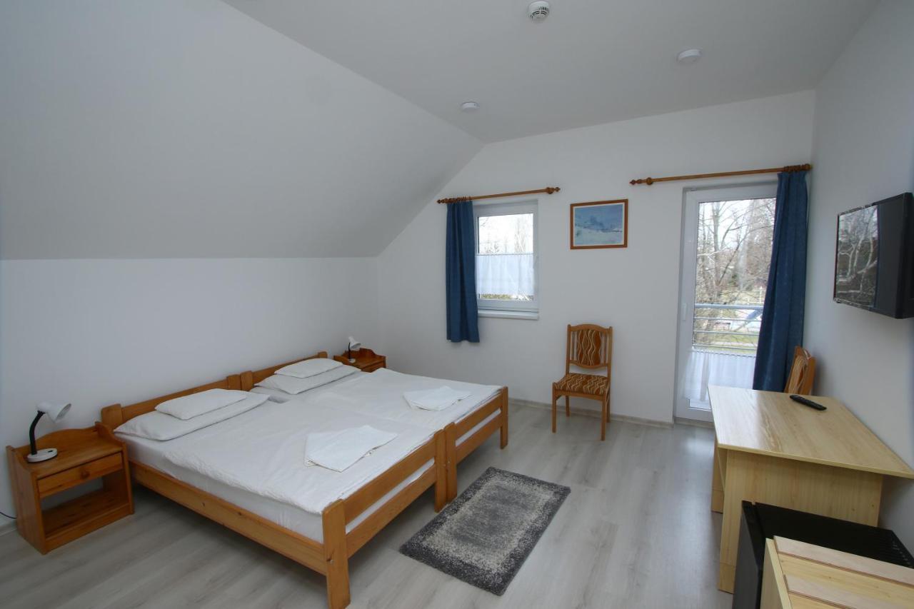 Hotel Aqua Komárom Dış mekan fotoğraf